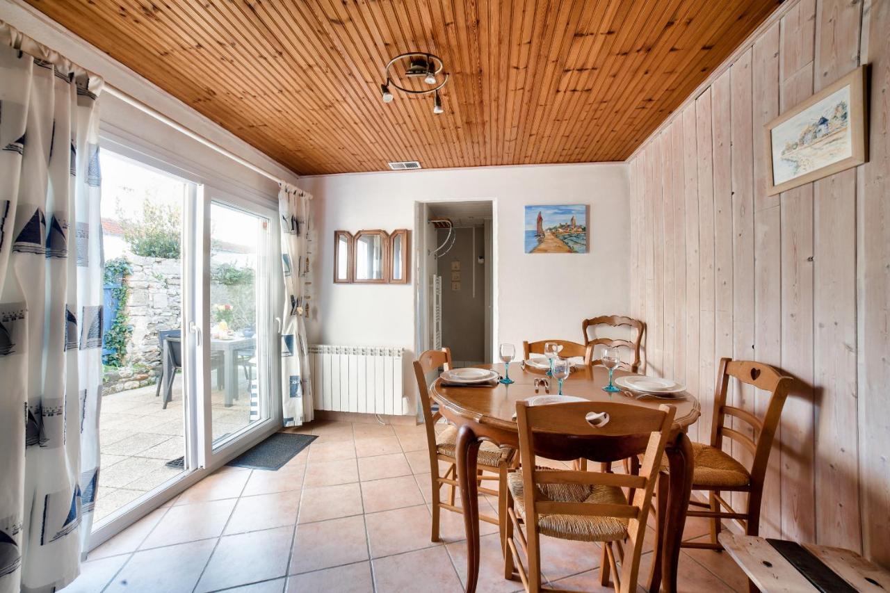 נוארמוטייה-אן-ליל Jolie Maison Avec Cour Pour 5 Personnes מראה חיצוני תמונה